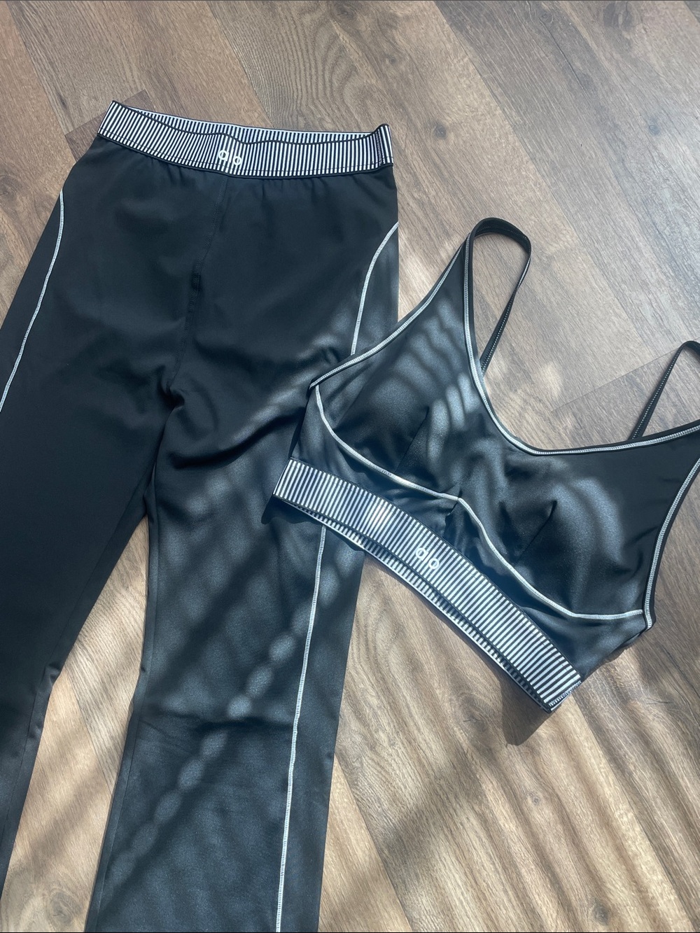 ALO Yoga Black Jeggings with Striped Waistband